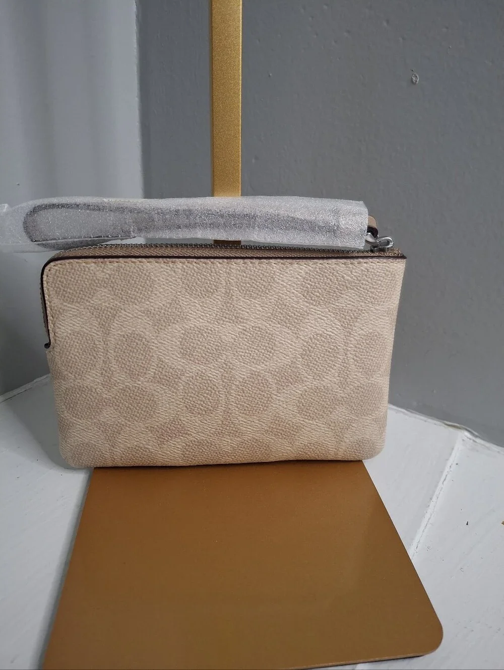 Coach Corner Zip Signature Canvas Wristlet Sand Taupe NWT